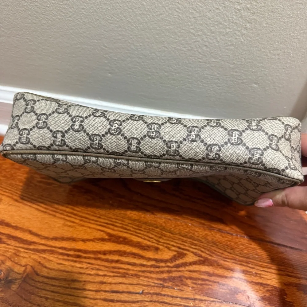 Gucci Plus Vintage Toiletry Bag - Picture 3 of 9
